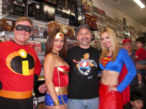 lee-with-heroes.jpg
